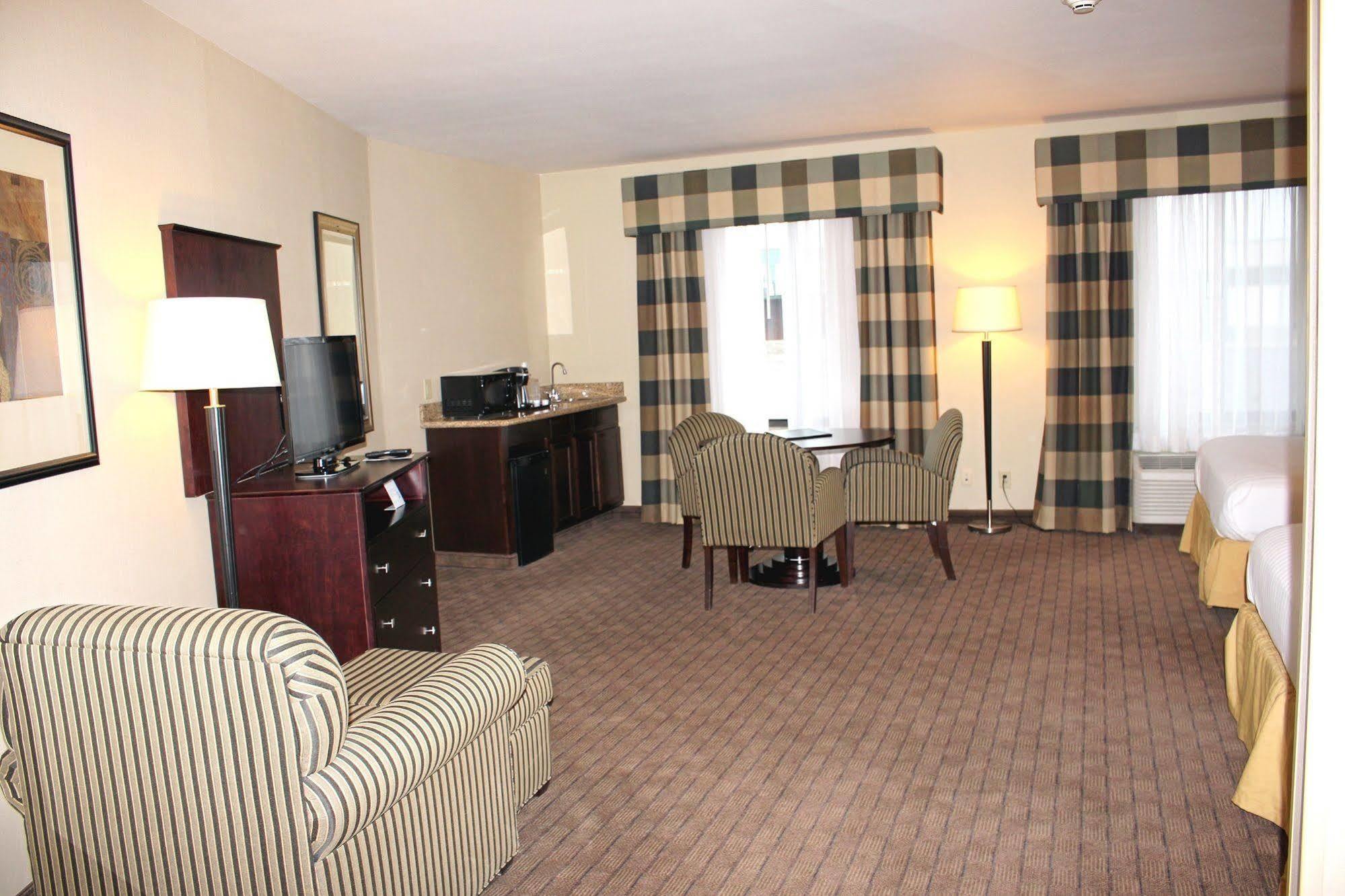 Holiday Inn Express Hotel & Suites Syracuse North Airport Area By Ihg Cicero Exteriör bild
